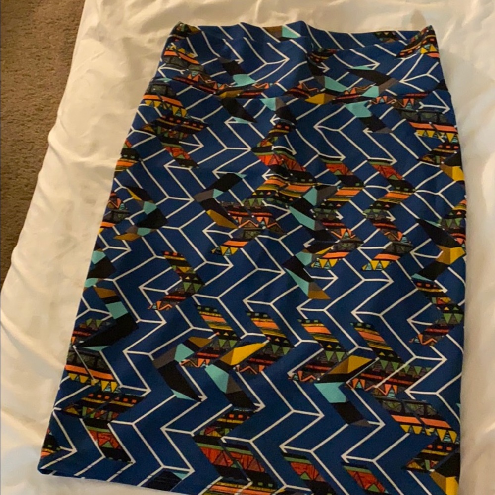 L Lularoe Cassie